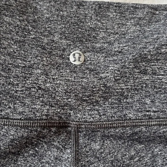Lululemon Wunder Under High Rise 28" in Heathered Black - Picture 6 of 9